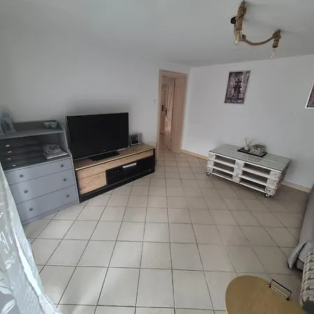 Rodzinny 95 M2 Nad Jeziorem Nyaraló